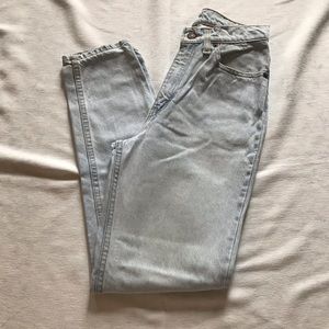 Levi’s high waisted mom jeans